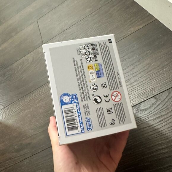 Funko Pop One Piece 1273 Red Hawk Luffy Exclusive Chase Brand New - Picture 4 of 4